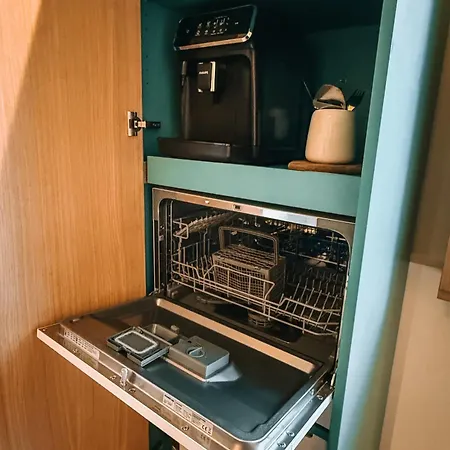 The Houseboat Family - De Jordaan Brand New Houseboat! * Amsterdam