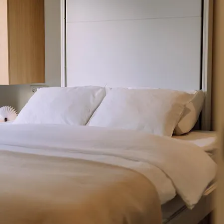 The Houseboat Family - De Jordaan Brand New Houseboat! بوتيل