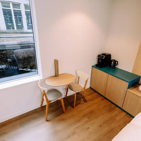 The Houseboat Family - De Jordaan Brand New Houseboat! بوتيل