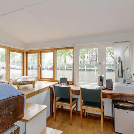 Botel The Houseboat Family - De Jordaan *