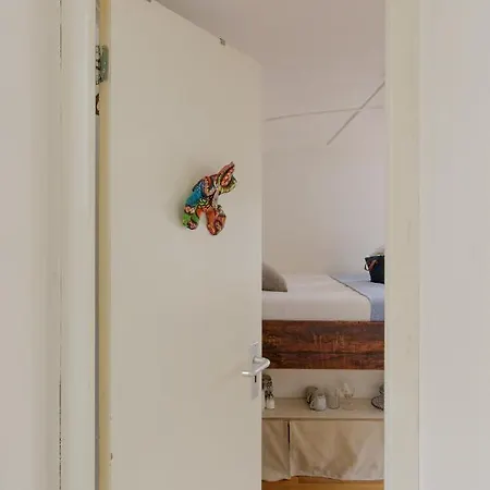 The Houseboat Family - De Jordaan *