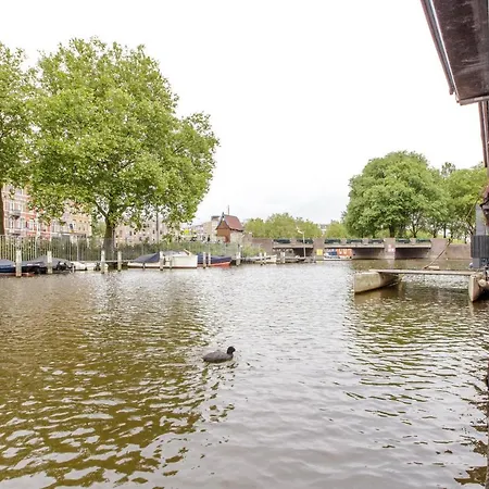 Botel The Houseboat Family - De Jordaan *