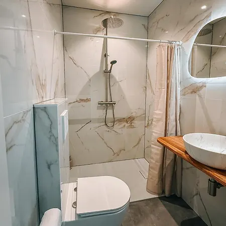 The Houseboat Family - De Jordaan Brand New Houseboat! Botel *