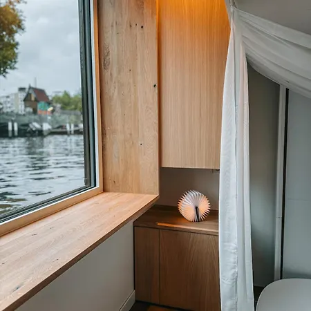 The Houseboat Family - De Jordaan Brand New Houseboat!