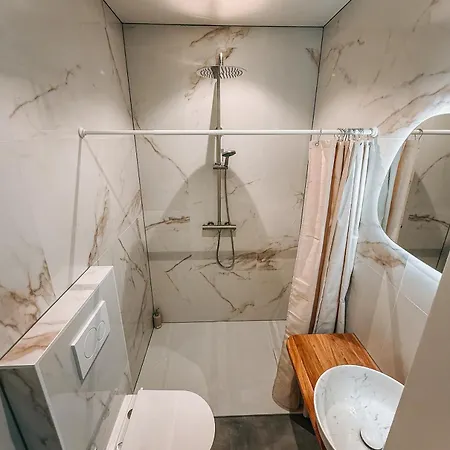 The Houseboat Family - De Jordaan Brand New Houseboat! Botel Amsterdam