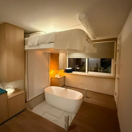 Botel The Houseboat Family - De Jordaan Brand New Houseboat! Amsterdam