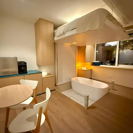 Botel The Houseboat Family - De Jordaan Brand New Houseboat! *