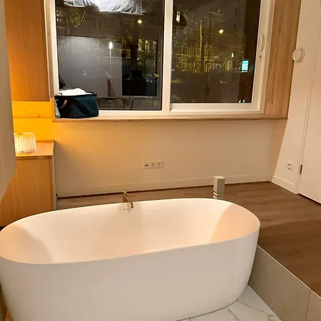 Botel The Houseboat Family - De Jordaan Brand New Houseboat! Amsterdam