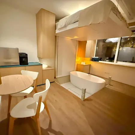 Botel The Houseboat Family - De Jordaan Brand New Houseboat! *