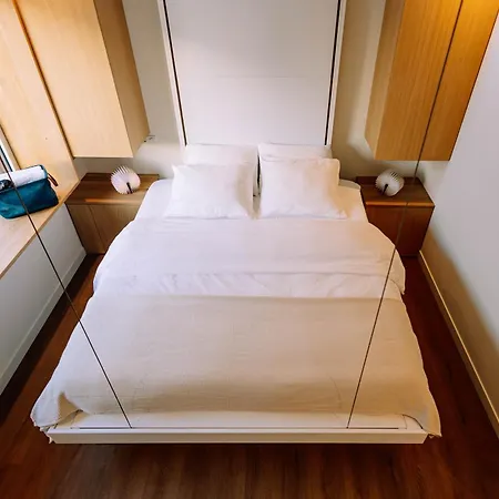 The Houseboat Family - De Jordaan Brand New Houseboat!