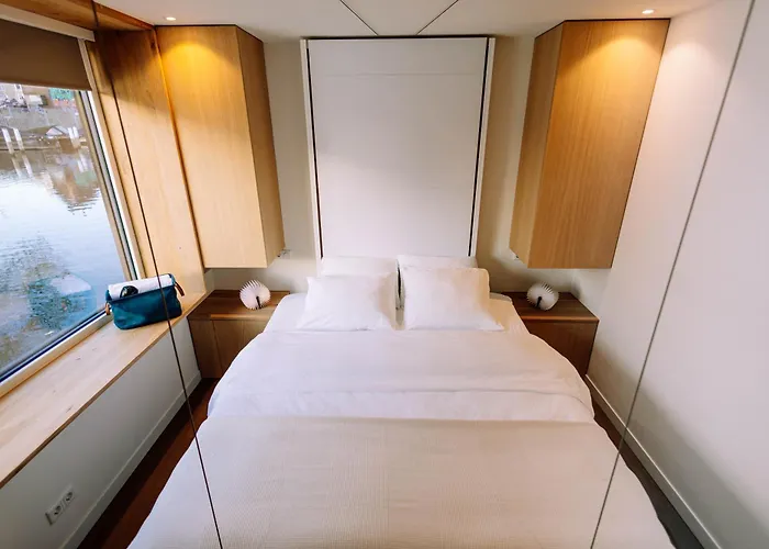 The Houseboat Family - De Jordaan Brand New Houseboat! Hotel en barco Ámsterdam