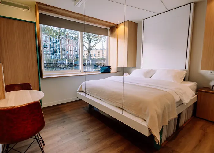 The Houseboat Family - De Jordaan Brand New Houseboat! *