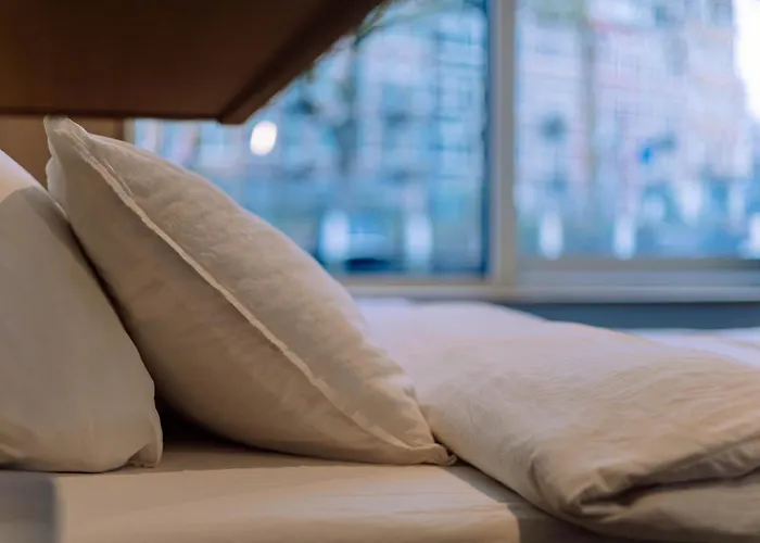 Hotel en barco The Houseboat Family - De Jordaan Brand New Houseboat!