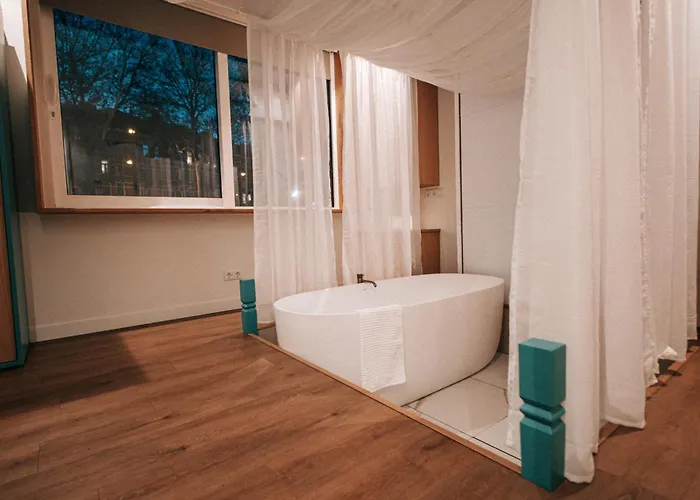 Hotel en barco The Houseboat Family - De Jordaan Brand New Houseboat!