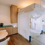 The Houseboat Family - De Jordaan Brand New Houseboat! Botel *