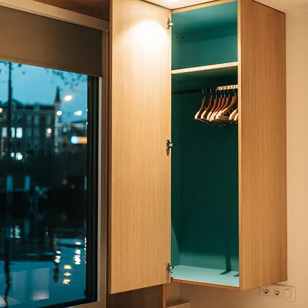 The Houseboat Family - De Jordaan Brand New Houseboat! *